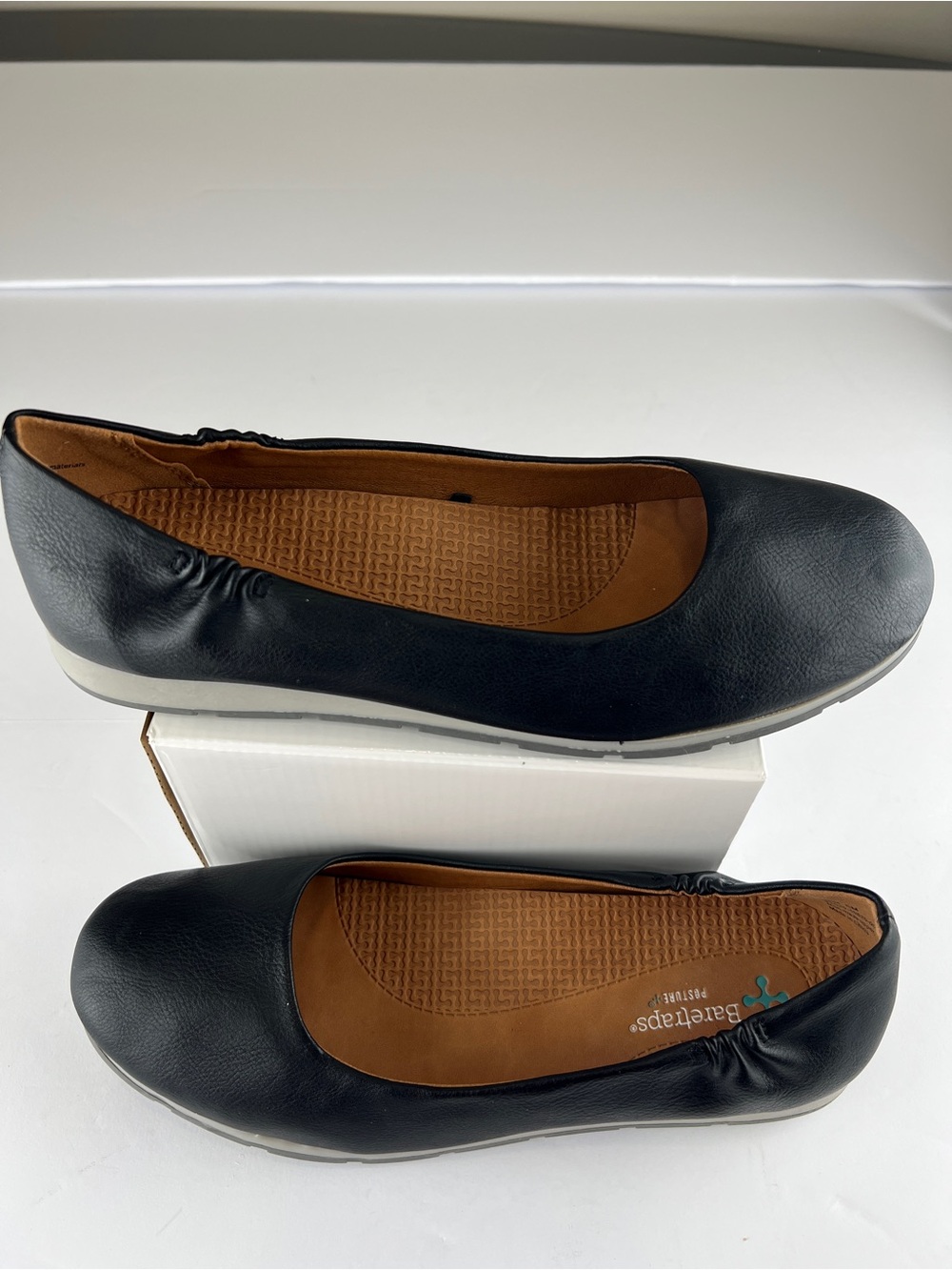 BareTraps Posture Black Round-Toe Slip-On Flats Women’s 8M Comfort Casual